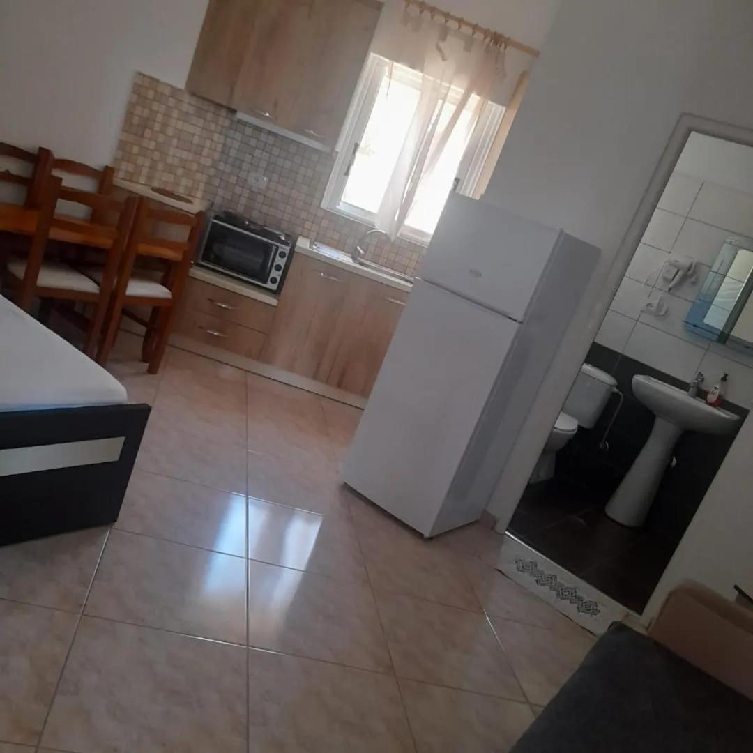 Guesthouse Noan&Yliona Εξαμίλιο Εξωτερικό φωτογραφία