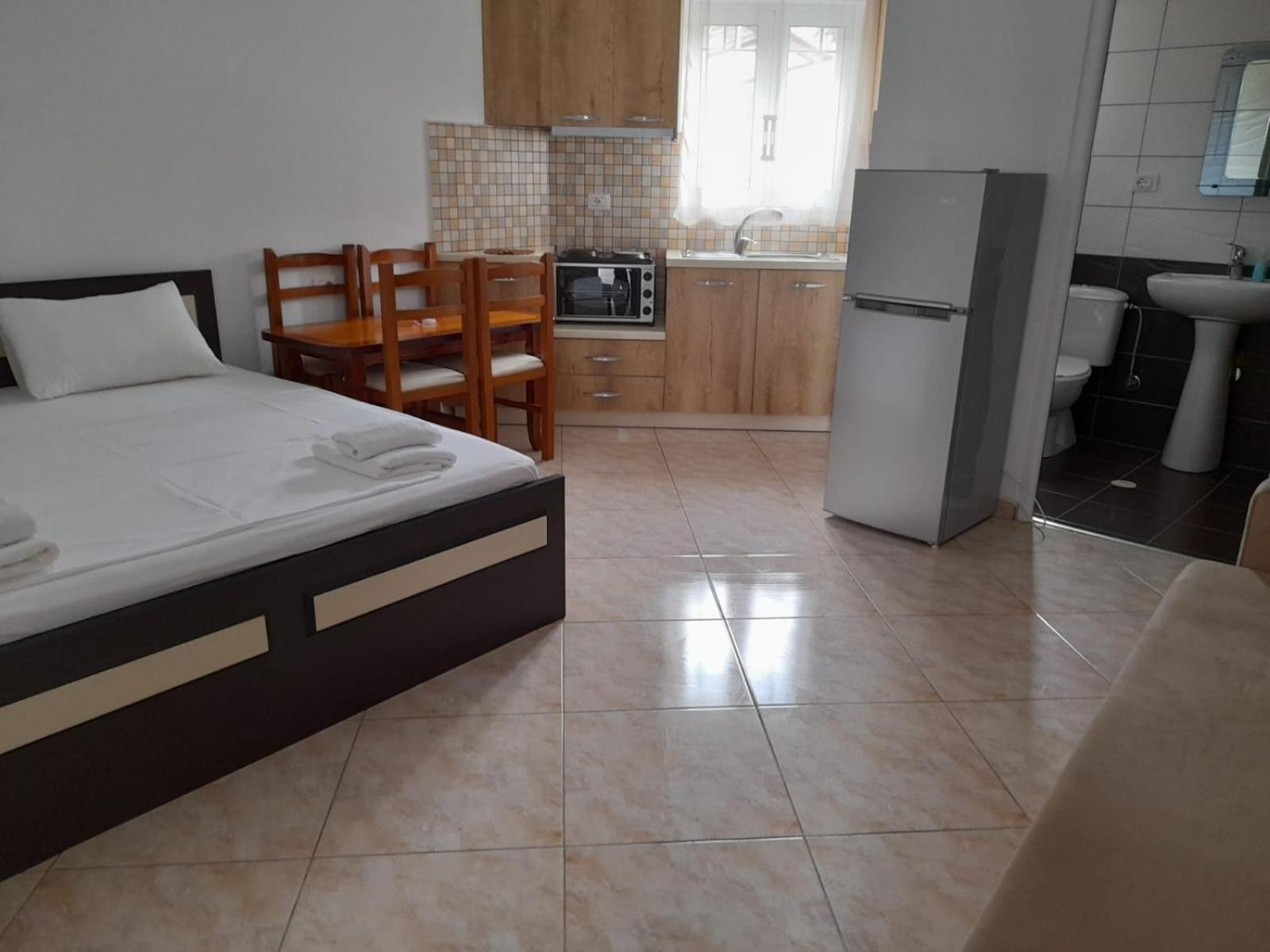 Guesthouse Noan&Yliona Εξαμίλιο Εξωτερικό φωτογραφία