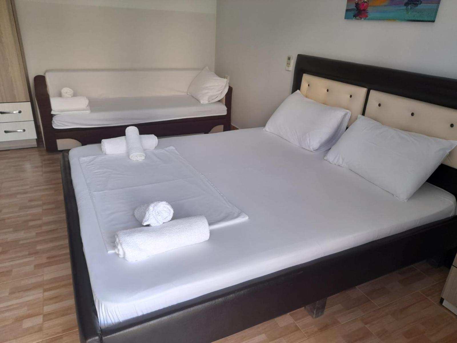 Guesthouse Noan&Yliona Εξαμίλιο Εξωτερικό φωτογραφία